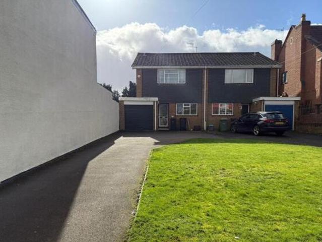 House for sale in Stourbridge, West Midlands