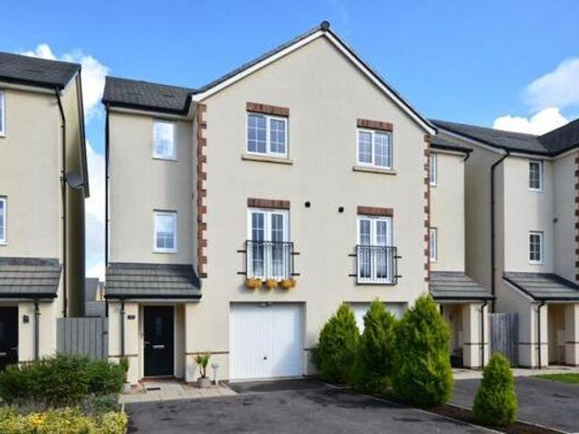 House for sale in Feckenham, City Of Bristol