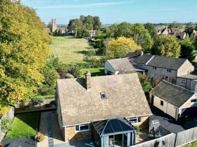 House for sale in Northampton, Northamptonshire