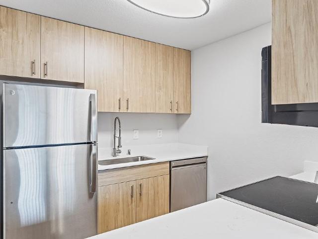 Apartment for rent in Compton Green, Bellevue