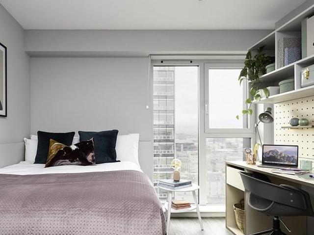 Studio for rent in Merchant City, Glasgow