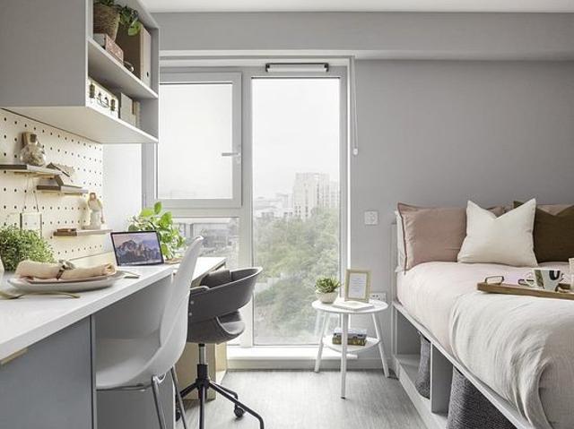 Studio for rent in Merchant City, Glasgow