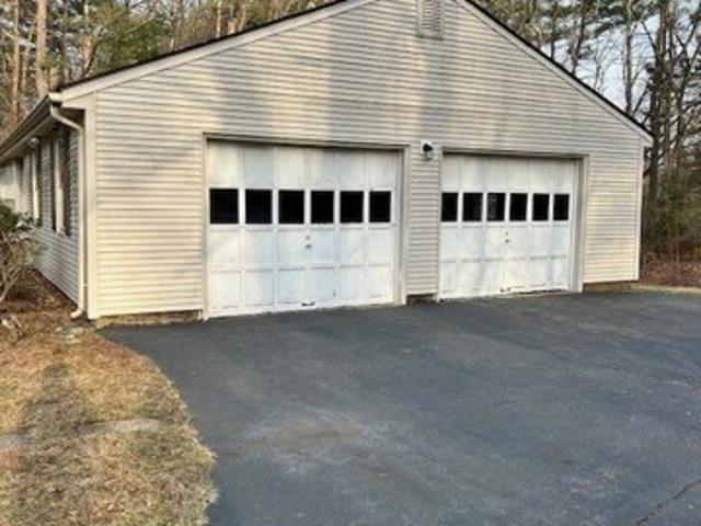 House for sale in Simsbury, Connecticut