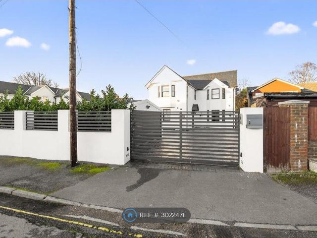 House for rent in Red Hill, Surrey