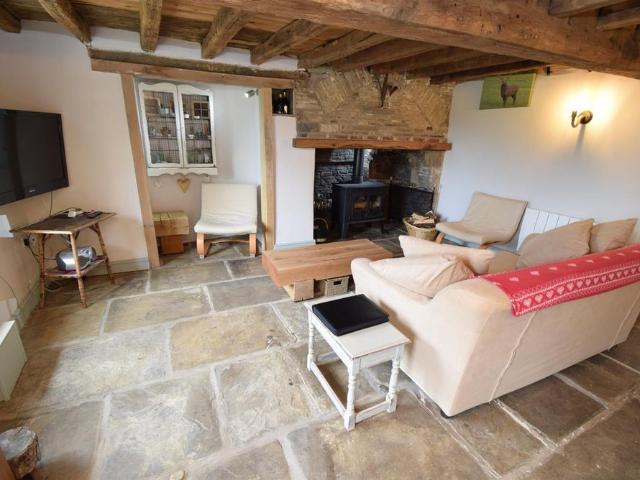 House for rent in Grange Moor, West Yorkshire