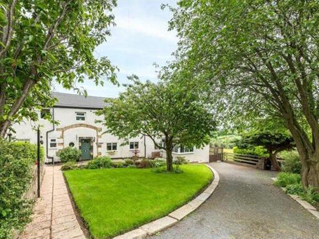House for sale in Dewsbury, West Yorkshire