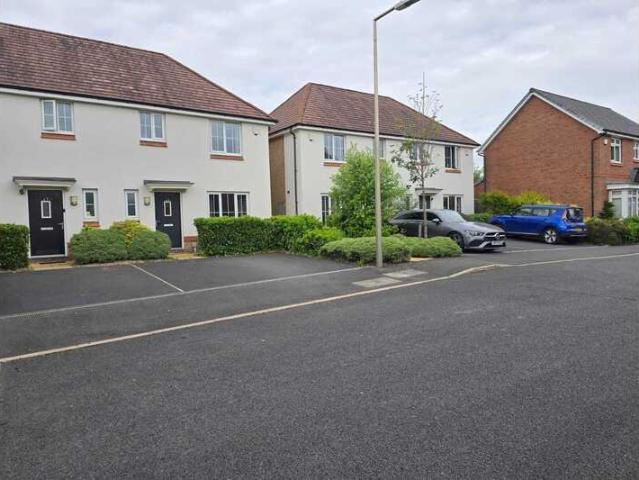 House for rent in Brinnington, Greater Manchester