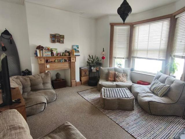 Apartment for rent in Round Hill, Brighton