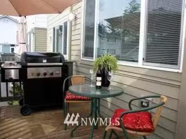 Condo for rent in Kirkland