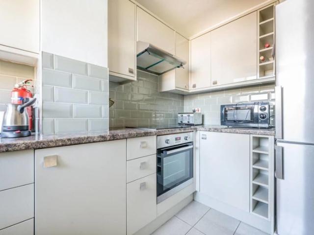Apartment for rent in Oval, Greater London