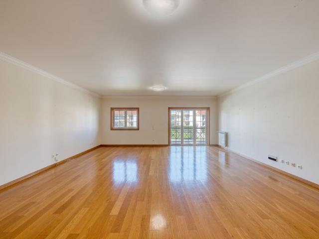 Apartamento alugar em Bairro da Fonte Longa, Sintra