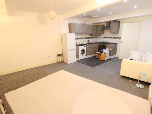 Studio for rent in Wealdstone, Greater London