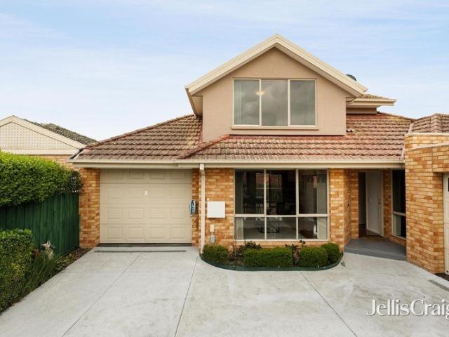 Townhouse for sale in Surrey Hills, Melbourne