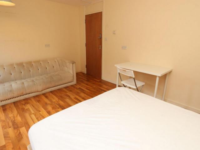 Room for rent in Old Kent Road, Greater London