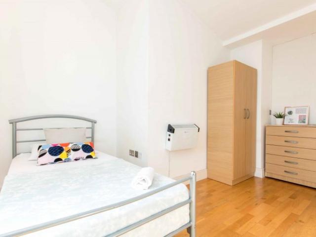 Room for rent in Limehouse, Greater London