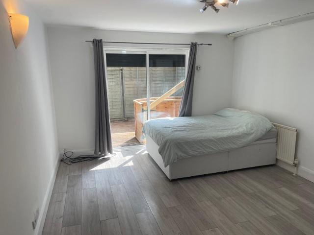Studio for rent in Dollis Hill, Greater London