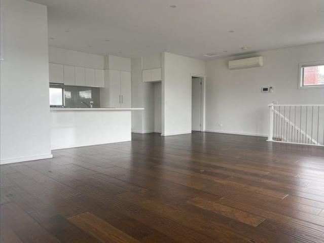 Townhouse for rent in Camerons Creek, Victoria