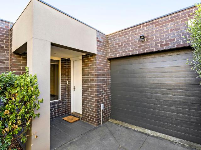 Apartment for rent in Avondale Heights