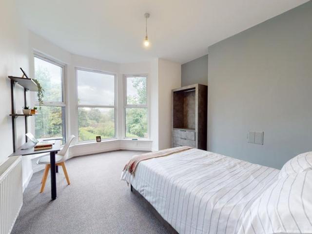 Apartment for rent in Hyde Park, West Yorkshire