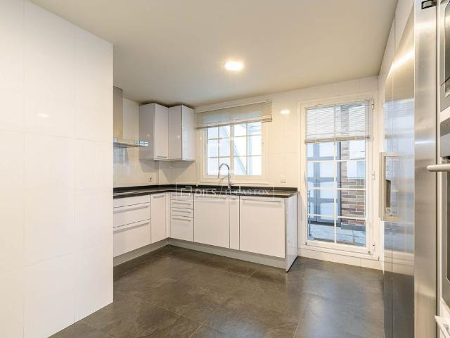 Apartamento en alquiler en Monte del Pilar, Majadahonda