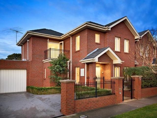 Townhouse for rent in Gardenvale, Melbourne