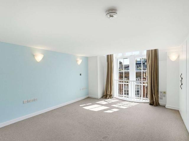 Apartment for rent in Battersea, Greater London