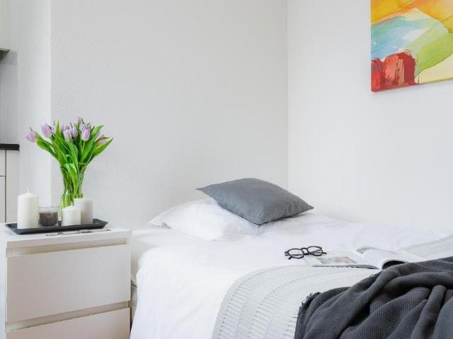 Apartment mieten in Einigen, Zürich