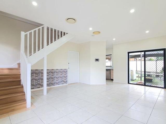 Townhouse for rent in Sydney, New South Wales