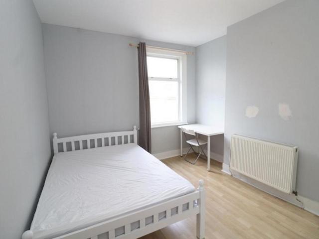 Room for rent in London Borough of Lewisham, Ladywell