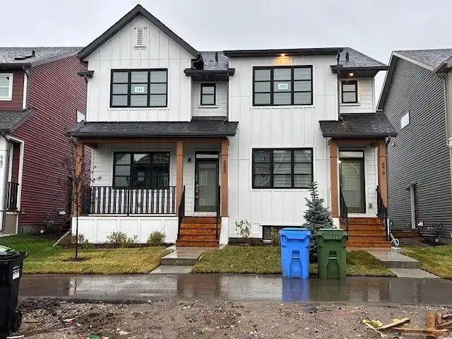 House for rent in Heartwood, Calgary