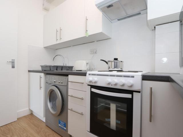 Room for rent in Kilburn, Greater London