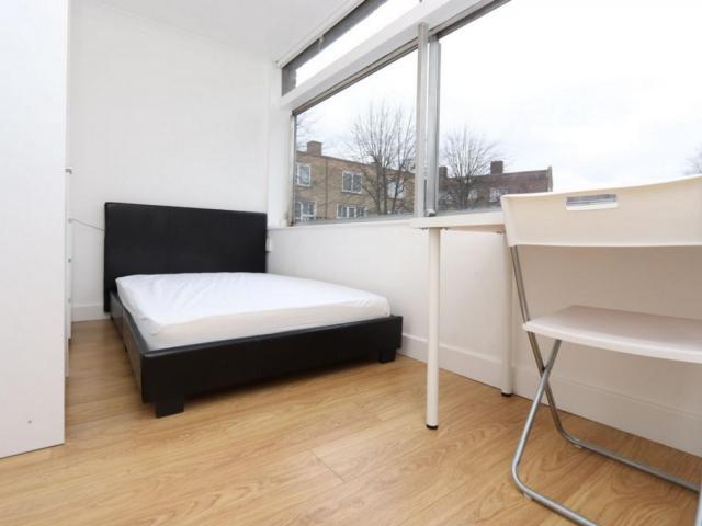 Room for rent in Kilburn, Greater London