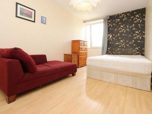 Room for rent in Old Ford, Mile End