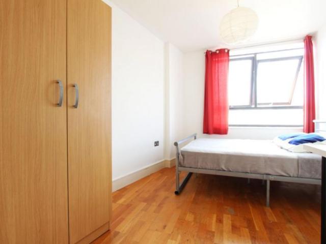 Room for rent in Limehouse, Greater London