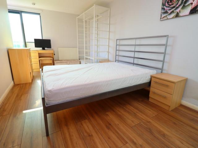 Room for rent in Isle Of Dogs, Isle Of Man