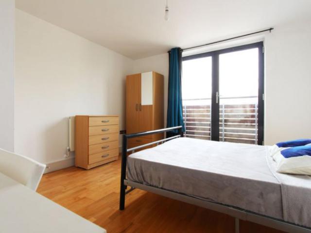 Room for rent in Limehouse, Greater London