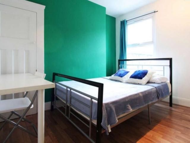 Room for rent in Hoxton, Greater London