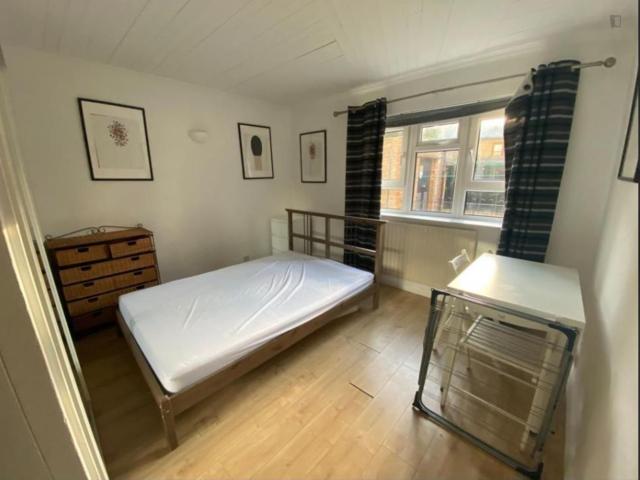 Room for rent in Maida Hill, Greater London