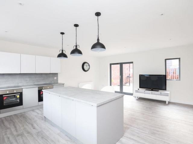 Room for rent in Saint Vincent's, Netherthorpe