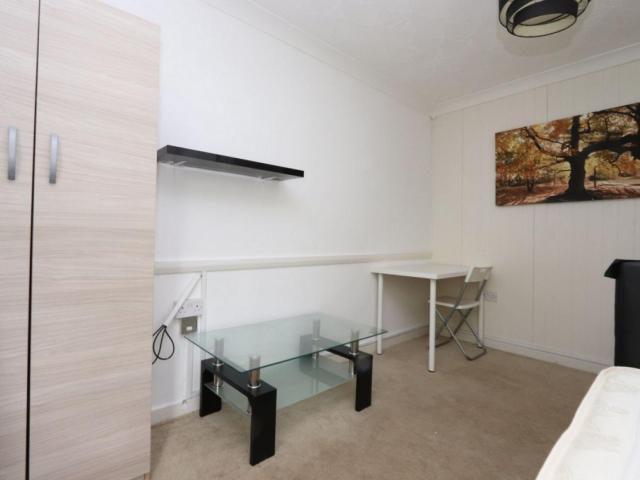 Room for rent in Bromley-by-Bow, Poplar Grove
