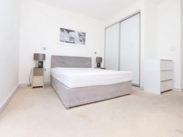 Room for rent in East Greenwich, Greater London