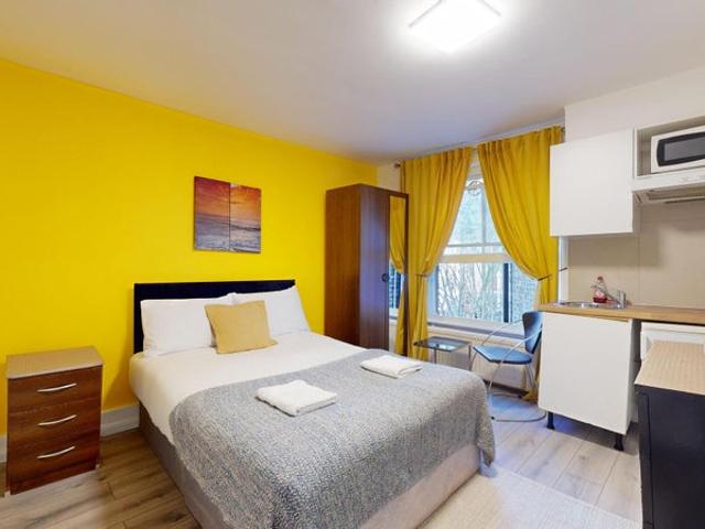 Studio for rent in Earl's Court, Greater London