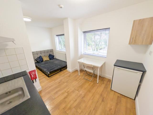 Studio for rent in Hendon Central, Greater London
