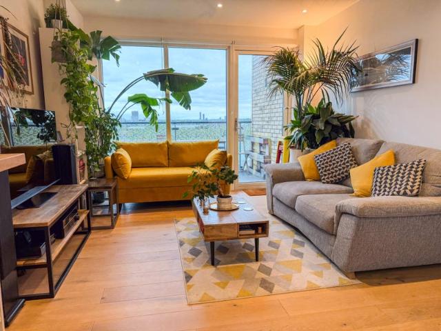 Apartment for rent in Chobham Farm, Greater London