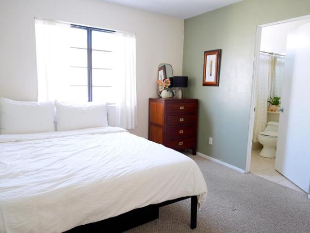 Room for rent in Studio City Neighborhood Council District, Canoga Park
