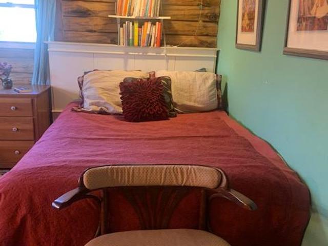 Room for rent in Maine