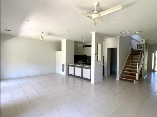 Townhouse for rent in Camerons Creek, Victoria