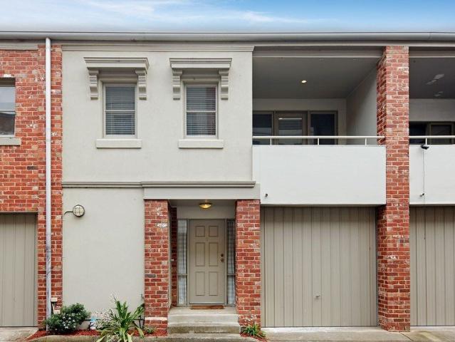 Townhouse for rent in Camerons Creek, Victoria