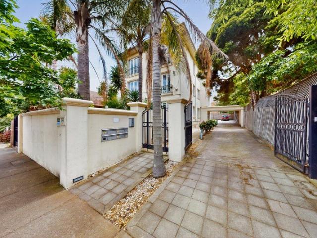 Apartment for rent in Hawthorn East, Melbourne
