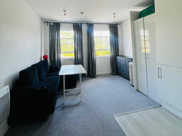 Studio for rent in East Sheen, Greater London